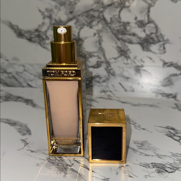 NWOB Tom Ford Shade + Illuminate Foundation: 0.1 Cameo
Never used
No box - Picture 1 of 3